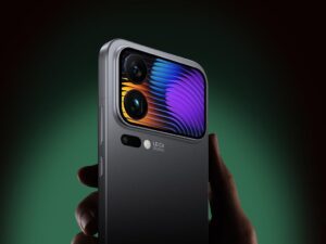 xiaomi 18 serisinde arka ekran kullanilmaya devam edecek 9L5fJnBx.jpg