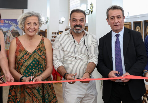 efelerde-hayranlik-uyandiran-sergi-ataturkun-silueti-ahsapla-bulustu-hAUXmHlD